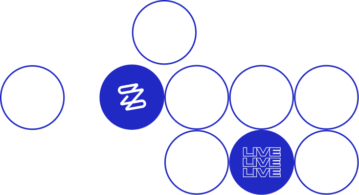 一連の連結された円。そのうち 2 つは青色です。1 つの青い円には様式化された「zz」があり、もう 1 つの円には白い文字で「LIVE」という単語が 3 回繰り返されています。